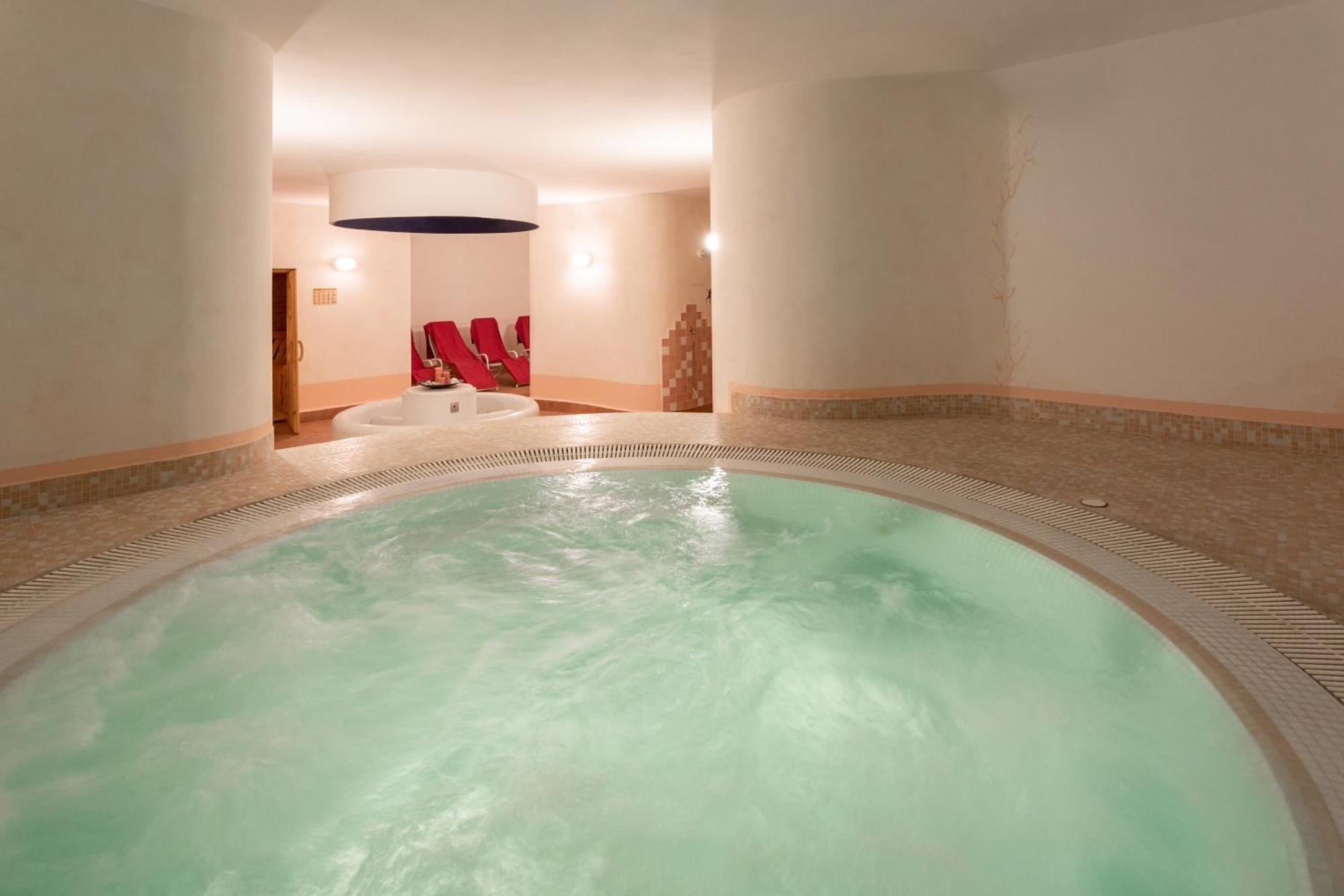 Alesi Aparthotel