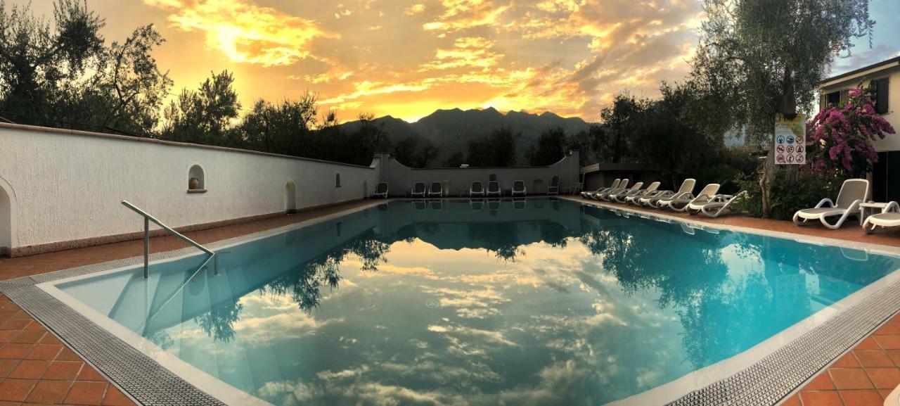 Alesi Aparthotel 3*