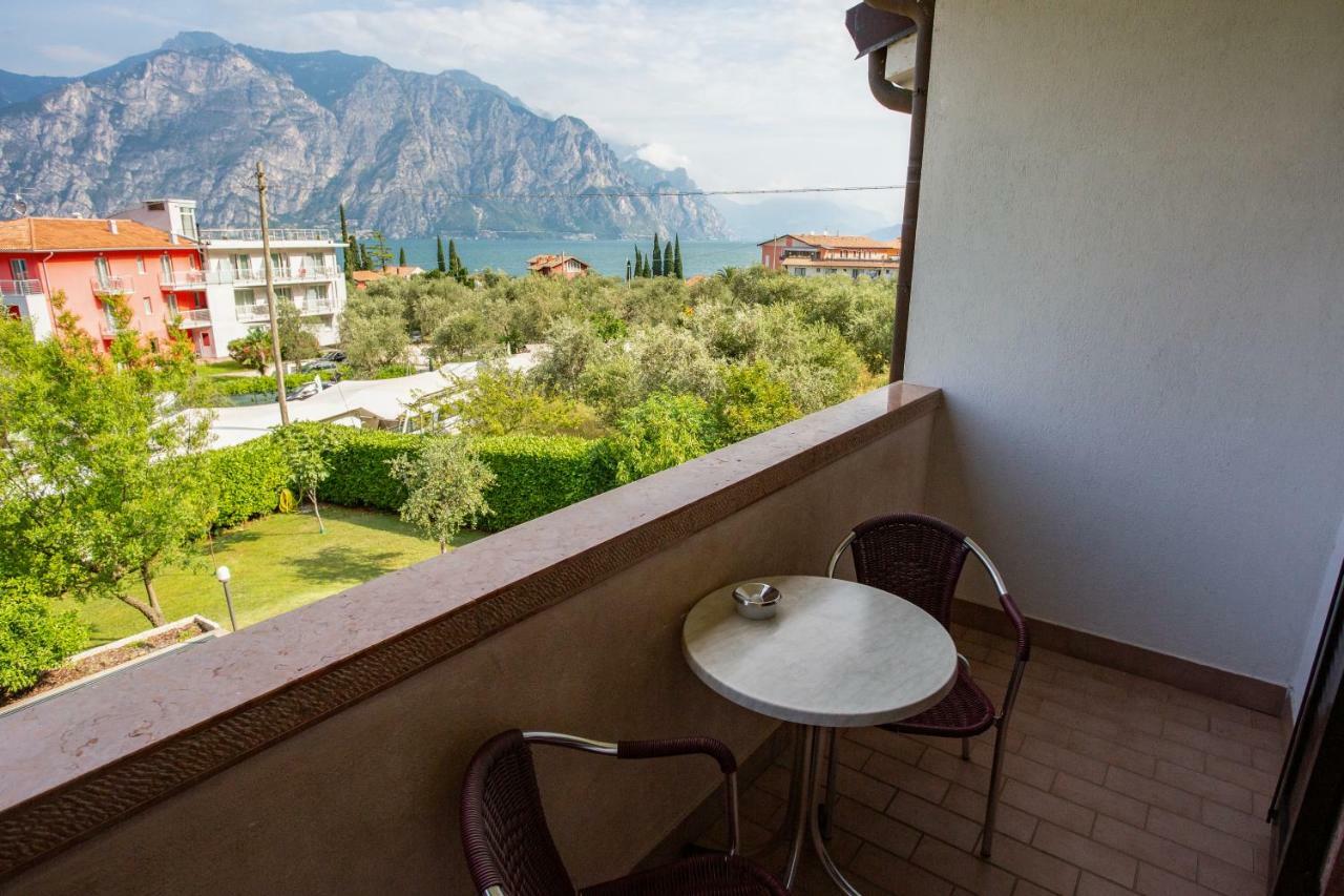 Alesi Aparthotel 3*