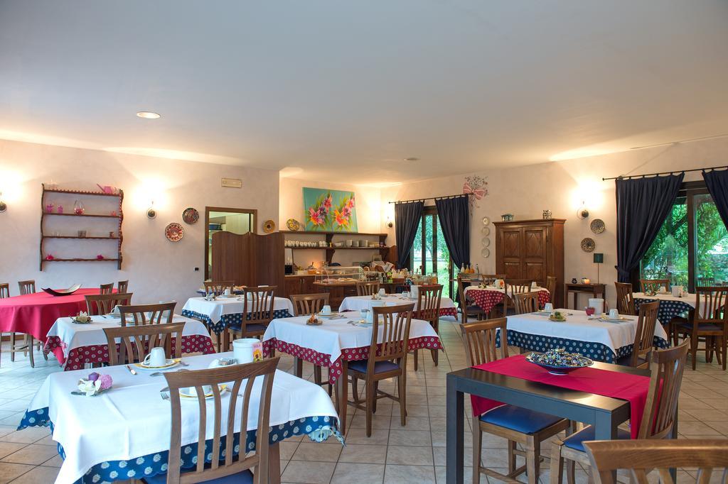 Alesi Aparthotel 3*