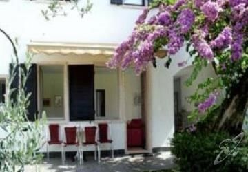 Alesi Aparthotel